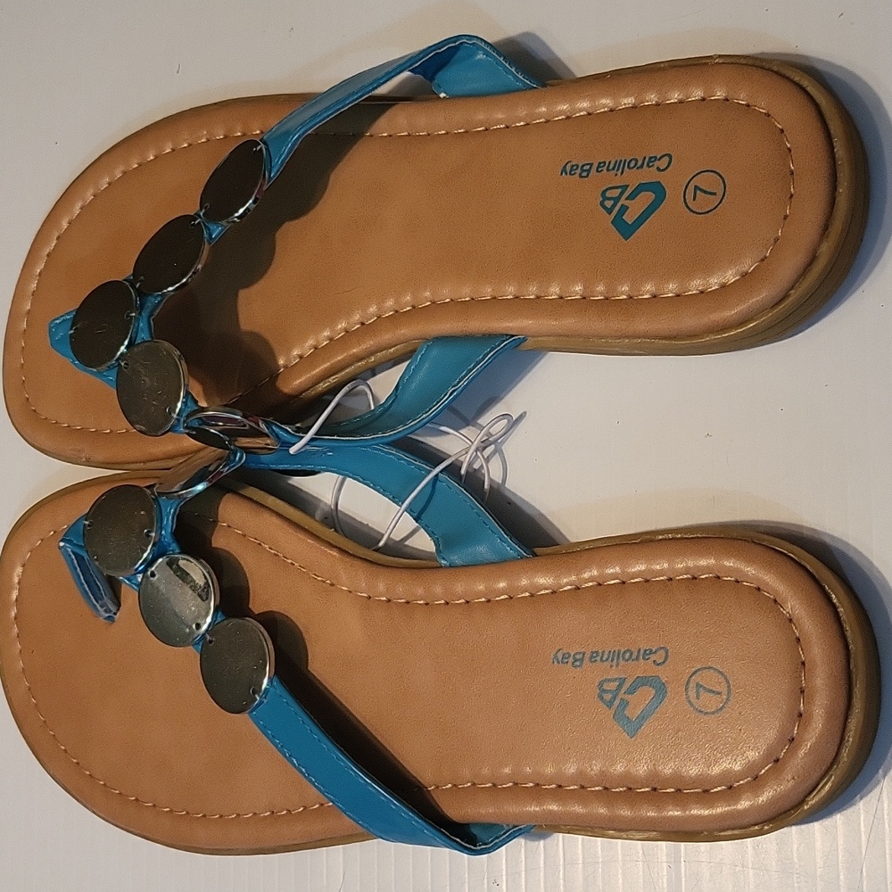 Carolina Bay Silver Accent Flip Flops - Picture 4 of 4